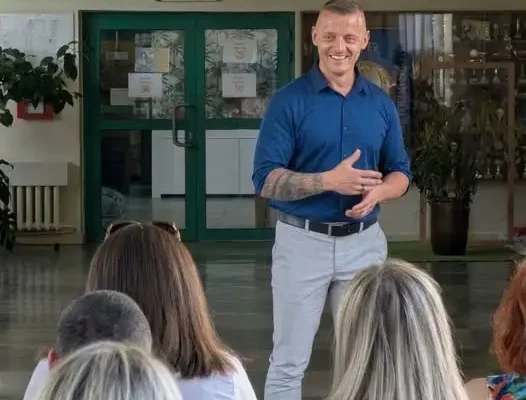Warsztaty dla rodziców w PSP nr 3 w Kędzierzynie-Koźlu o rozwoju dzieci