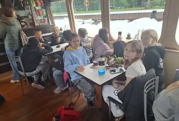 Uczniowie z Kędzierzyna-Koźla odkrywali tajemnice Odry podczas rejsu statkiem