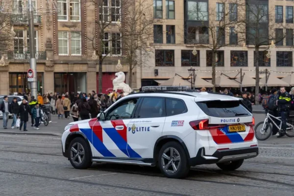 Opolska Policja z nowymi hybrydowymi radiowozami. 11 pojazdów trafiło do służby