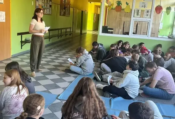Tydzień Szczęścia w szkole – uczniowie przekazali 120 pluszaków dla dzieci z oddziału pediatrii