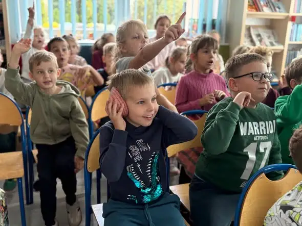 Dzieci z Kłodnicy odkrywały tajemnice oceanów podczas warsztatów w bibliotece